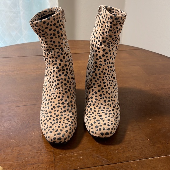 Steve Madden Evana Bootie - Picture 2 of 6